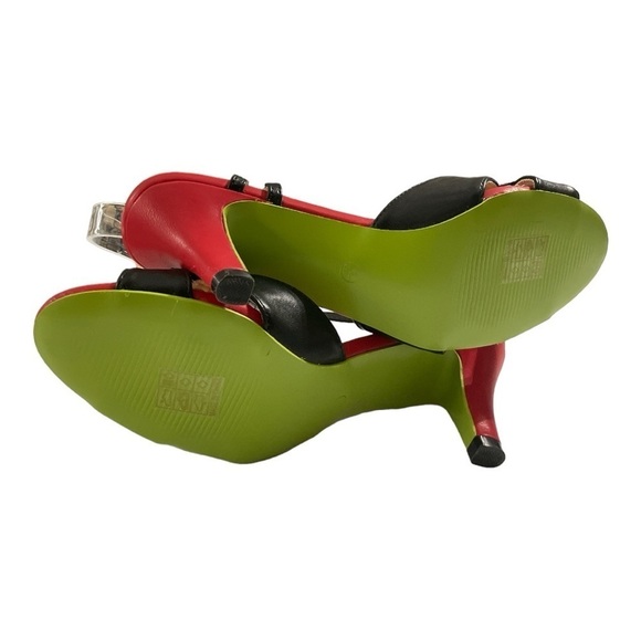 ModCloth Royal Monk
Strawberry Heels Size 5 - Picture 5 of 8